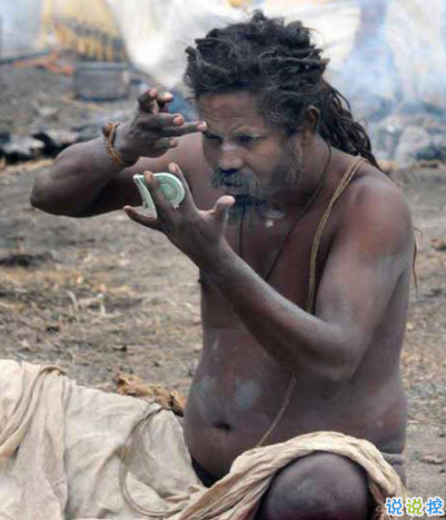 笑死人的說說帶圖片帶文字 逛街時(shí)的你和你的朋友8