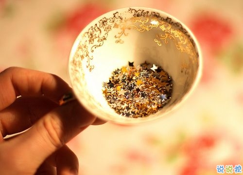 突然很懷念過去的說說內心難受 真的很想很想一個人的說說9