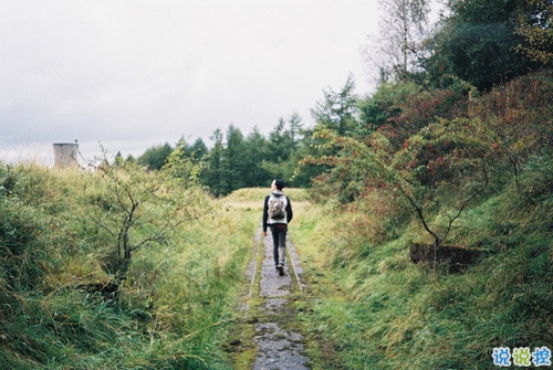 傷感心痛的說(shuō)說(shuō)帶圖片 一顆心已經(jīng)破碎的傷感說(shuō)說(shuō)6