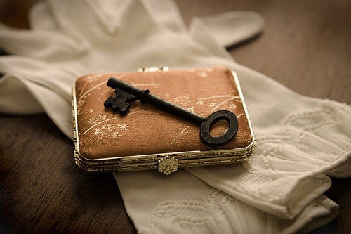 關(guān)于生活人生的超勵志圖片說說 幸福就是放大快樂幸運(yùn)就是熬過不幸15