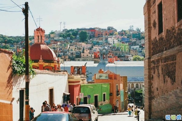 文字控喜歡的簡(jiǎn)單唯美的一句話說說帶圖片 煙塵滾滾一路行來我應(yīng)是迷了路了5