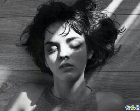 傷感憂郁心情說說帶圖片2018 原諒我一生愛憎分明不討巧14