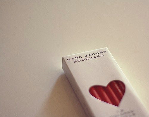 一個人感到孤獨(dú)寂寞時發(fā)的說說帶圖片 一個人只要學(xué)會了回憶就再不會孤獨(dú)10