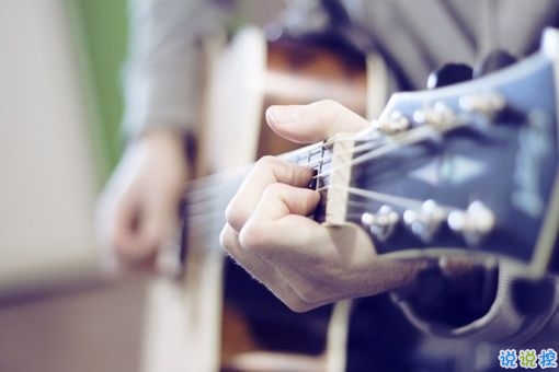 愛到痛了的傷感說(shuō)說(shuō)帶圖片 心痛到無(wú)法呼吸的傷感說(shuō)說(shuō)配圖13