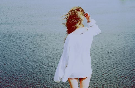 能讓人瞬間就哭的句子帶圖片2018 堅(jiān)強(qiáng)到令人心疼的短句配圖8