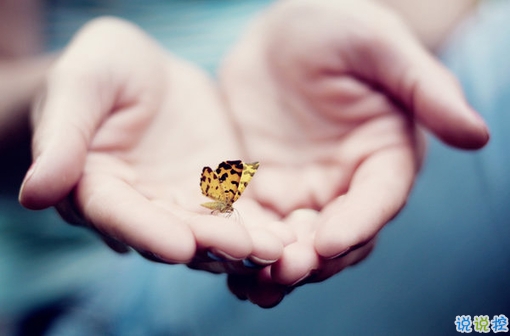 突然很懷念過去的說說內心難受 真的很想很想一個人的說說15