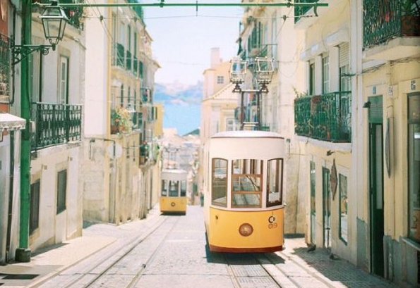 關(guān)于愛情的甜蜜小句子帶圖片 我忘記誰都不能忘記那個夏天的你3