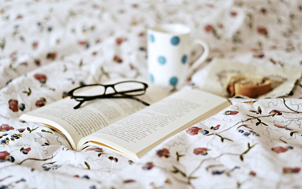 關(guān)于人生的很現(xiàn)實(shí)的哲理說(shuō)說(shuō)帶圖片 時(shí)間奪去了我們輕狂的眼神卻給了我們嘴角上揚(yáng)的資本14