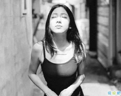 傷感憂郁心情說說帶圖片2018 原諒我一生愛憎分明不討巧3