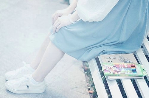 關(guān)于夏天的唯美文藝說說帶圖片 夏有彤云蔚然成風(fēng)1