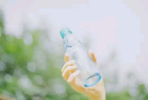 關(guān)于愛情的簡單有哲理的句子帶圖片 不要貪心找到那個(gè)對(duì)的人就第一時(shí)間決定吧14