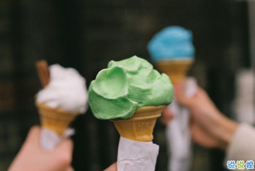 女生發(fā)朋友圈可愛搞怪的句子帶圖片 最新微信搞笑說說大全12