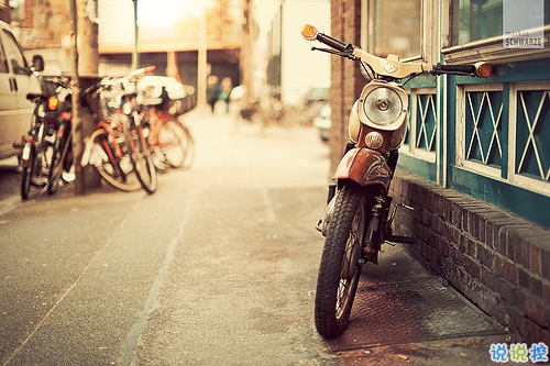 一個(gè)人感到孤獨(dú)絕望的說說帶圖片 黑夜難以入眠的悲情說說7