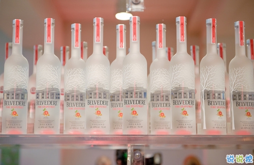 女生心累說說簡潔一句話帶圖片 回憶很傷人的說說一直無法忘記9