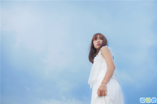 對(duì)愛一往情深的經(jīng)典說說帶圖片 文藝愛情小短句表達(dá)愛意8