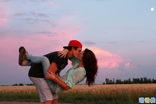 每天一句簡(jiǎn)短小情話暖心又文藝 最溫暖的情話簡(jiǎn)短而又深情的告白句子1