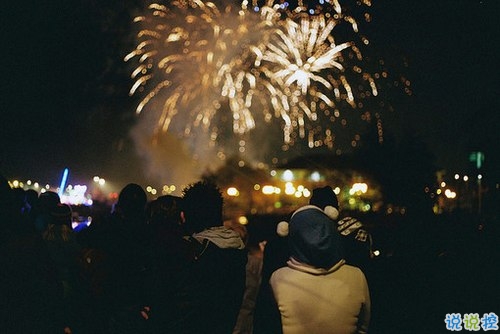 qq文字控愛(ài)情哲理說(shuō)說(shuō)帶圖片大全 路過(guò)了青春我們還剩下什么1