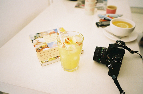 甜蜜浪漫情話只想說給你聽的說說帶圖片 想化作一陣風(fēng)輕柔的撫過你2