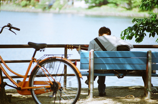 關(guān)于現(xiàn)實生活人生的哲理說說帶圖片 一個人活著應(yīng)該永遠(yuǎn)要把目光投向遠(yuǎn)方9