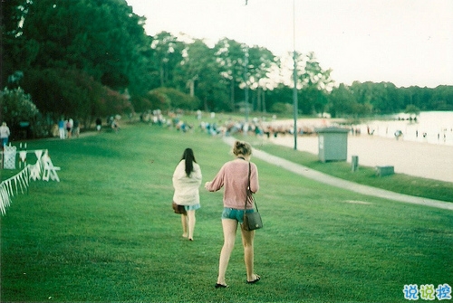 對(duì)愛一往情深的經(jīng)典說說帶圖片 文藝愛情小短句表達(dá)愛意1