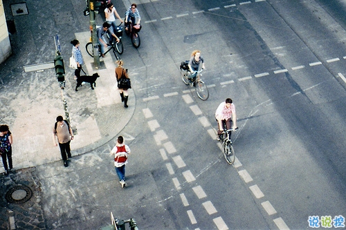 精辟犀利的愛情說(shuō)說(shuō)大全帶圖片 這些描寫愛情的句子太絕了13