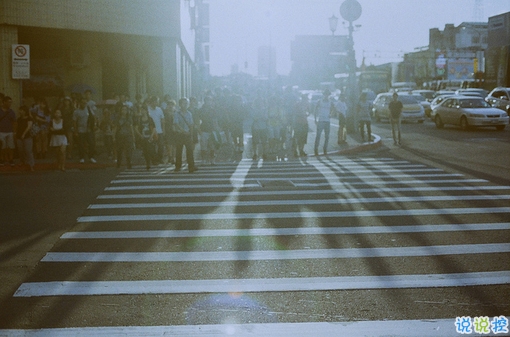 文字控關(guān)于青春成長的唯美說說和圖片 年華是一場無聲劇16