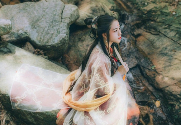 唯美仙氣十足的古風詩詞說說帶圖片13