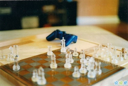 回憶總想哭的傷感說說帶圖片 學著忘記你釋懷一切的傷感說說7