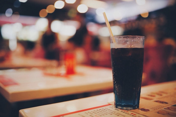 關(guān)于人生的很現(xiàn)實(shí)的哲理說(shuō)說(shuō)帶圖片 時(shí)間奪去了我們輕狂的眼神卻給了我們嘴角上揚(yáng)的資本3