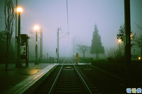 關(guān)于敏感人的說(shuō)說(shuō)帶圖片 敏感的人會(huì)怎么自我折磨11