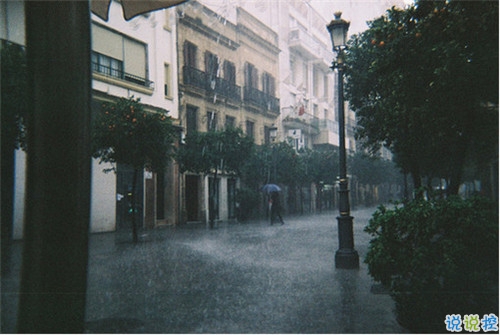 青春年少歲月中對(duì)人生的思考 精辟內(nèi)涵的經(jīng)典說(shuō)說(shuō)帶圖片很有意境2