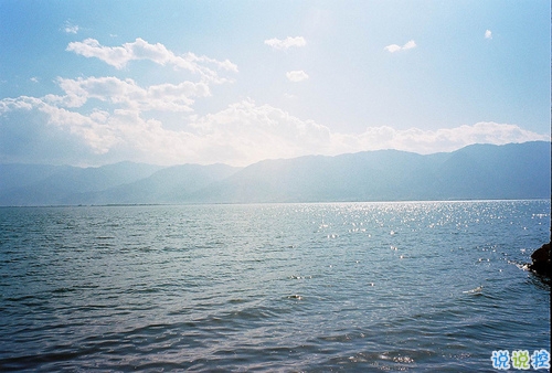 一個(gè)人掙扎的說說傷感心累帶圖片 睡不著心里不舒服的說說14