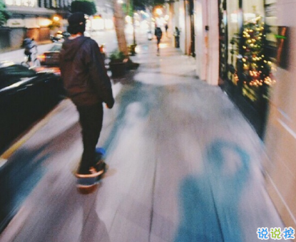 對(duì)愛情徹底失望的傷感說說帶圖片 一個(gè)人感到十分心累的傷感說說3