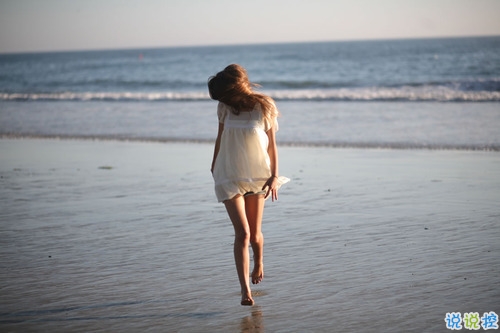 簡單而又唯美有哲理的英文說說帶圖片 你醒在別人的夢里6