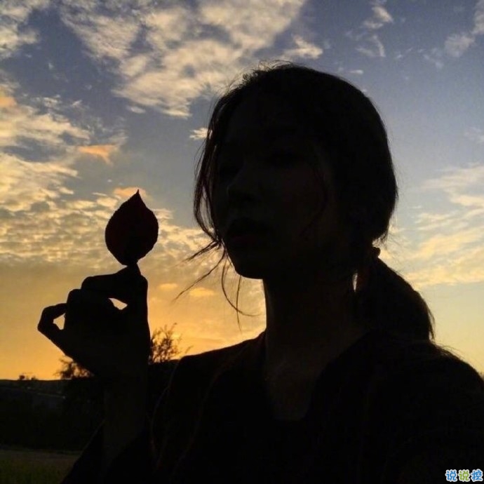 文字控說(shuō)說(shuō)短句圖片精選：還是很想跑很遠(yuǎn)的路，去看一個(gè)很愛(ài)的人4