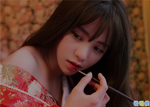 關(guān)于愛(ài)情簡(jiǎn)單精辟的一句話說(shuō)說(shuō)帶圖片 我和世界只差一個(gè)你10