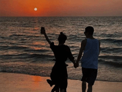 情侶秀恩愛的微信狀態(tài)文案 關(guān)于愛情的情侶微信狀態(tài)句子