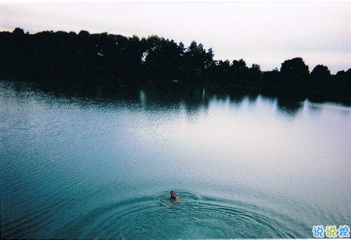 黃昏夜晚時(shí)感到惆悵的個(gè)性說說 憂郁沮喪時(shí)發(fā)的說說1