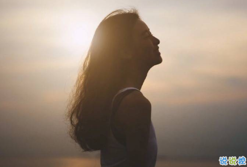 比較有哲理戳人心窩的經(jīng)典說說帶圖片 對(duì)生活對(duì)人生有感悟很現(xiàn)實(shí)的說說大全(圖文)14