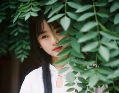 唯美古風句子配圖片：有些人，一旦遇見，便一眼萬年