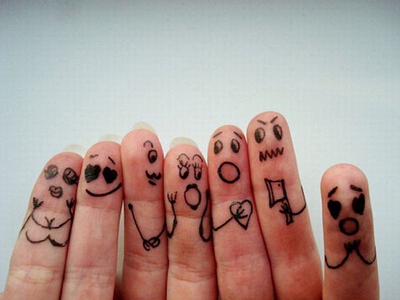 配圖片的朋友說說：什么是好朋友？有人說，那是地球上翻版的自己2