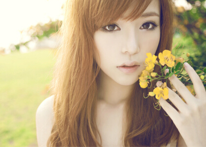 情感說說帶圖片：愛你的人不一定會等你，但等你的人一定很愛你