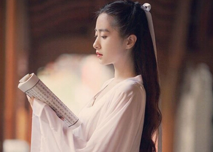 古典說說大全帶圖片：往日情懷釀作酒，換我余生長醉不復憂