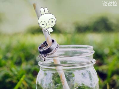 QQ搞笑說說大全：生活不只有眼前的茍且，還有數(shù)不清的作業(yè)