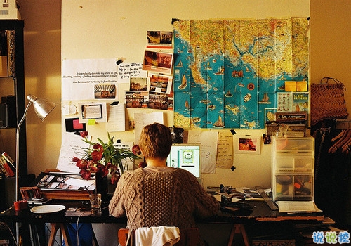 給生活一點(diǎn)正能量的哲理句子 有些煩勞丟掉了才會(huì)有云淡風(fēng)輕的機(jī)會(huì)1