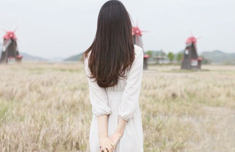 悄無聲息的默默暗戀一個人的傷感心情說說帶圖片14