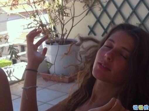 適合女生的愛情說(shuō)說(shuō)帶圖片最新 一不小心太喜歡你了14