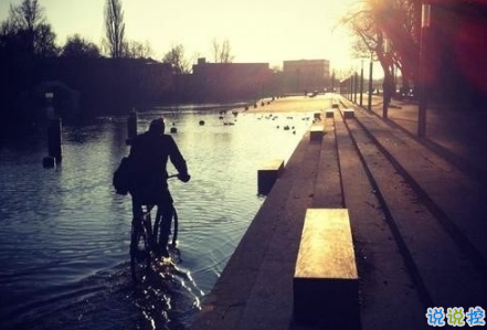 看透生活的傷感說說帶圖片精選 很失望的心情說說很無能為力15