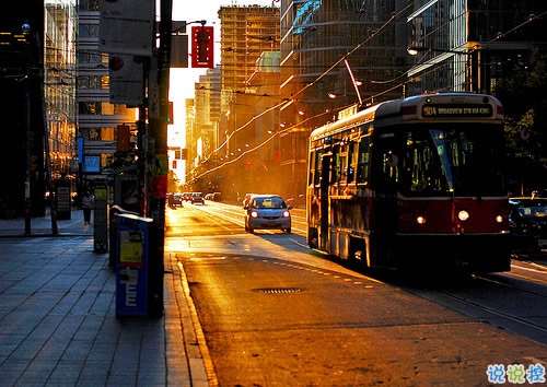 再見十月你好十一月個(gè)性說說帶圖片 11月請(qǐng)對(duì)我好一點(diǎn)心情說說1