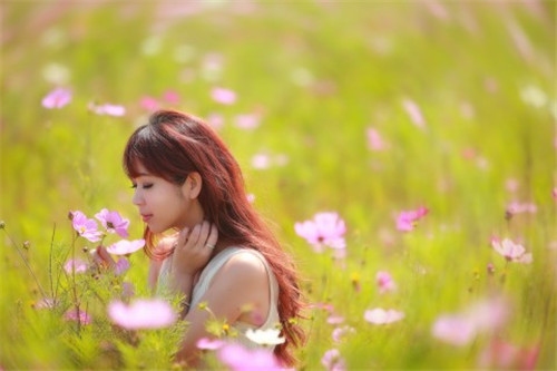 痛徹心扉的傷感愛情說說帶圖片 我在每個(gè)下雨天想起你12